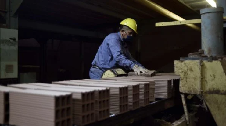 Cómo quedó la reforma laboral suavizada que consensuó el Gobierno con la oposición | Política