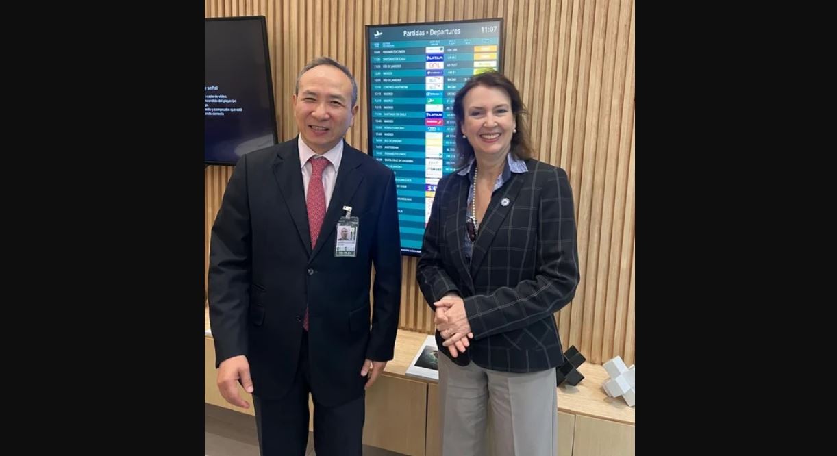 Mondino y el equipo económico viajan a China para bajar la tensión política y negociar los swap | Política