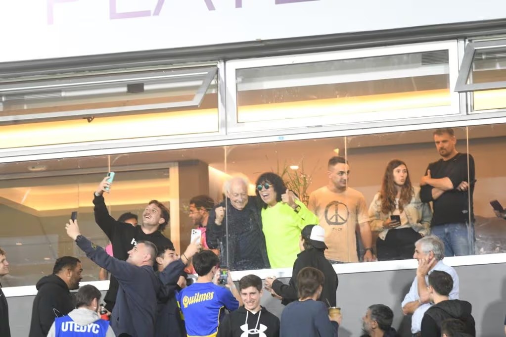 La Mona Jiménez y Coppola juntos en el partido de Boca frente a Estudiantes en el Kempes | Deportes