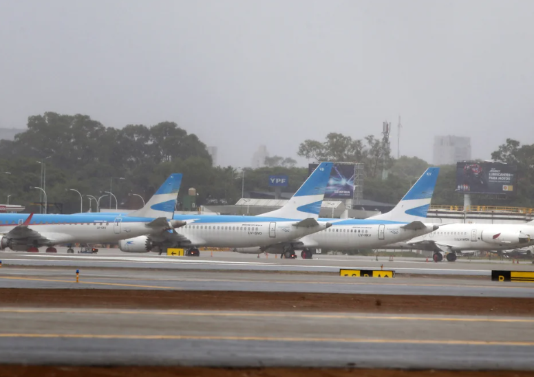 Reprogramación de vuelos en Aeroparque y Ezeiza por "asambleas informativas" | Política