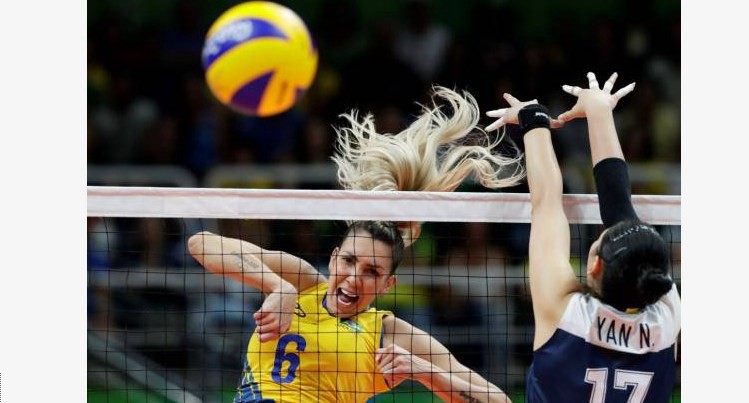La monumental jugadora de voley brasileña que calienta las redes sociales | Deportes