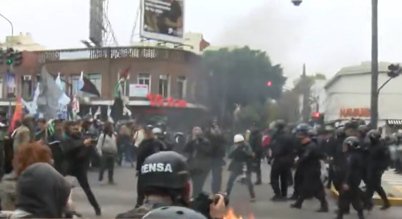 Tensión en la protesta de organización sociales en Olivos | Política