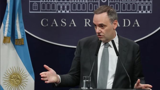 "Fue una pavada": la respuesta de Adorni a la denuncia de UxP sobre el texto de la Ley Bases que se envió al Senado | Política