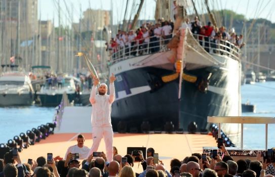 La llama olímpica llegó a Marsella entre fuertes medidas de seguridad | Deportes