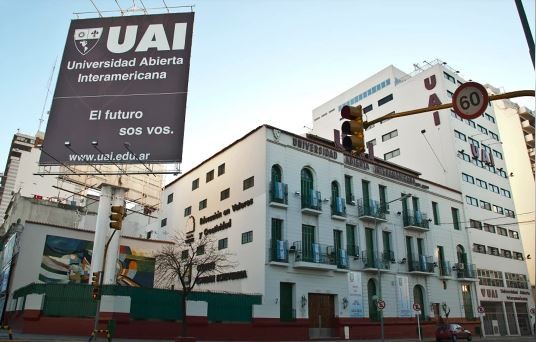 Una estudiante cayó de un piso 11 en San Telmo: tiene múltiples fracturas en las piernas | Actualidad