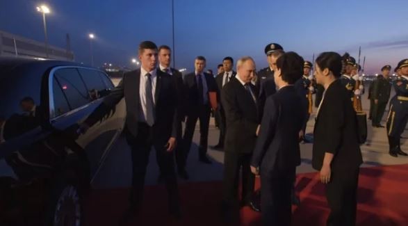 Putin llegó a China en su primera visita oficial luego de su nueva investidura | Internacionales