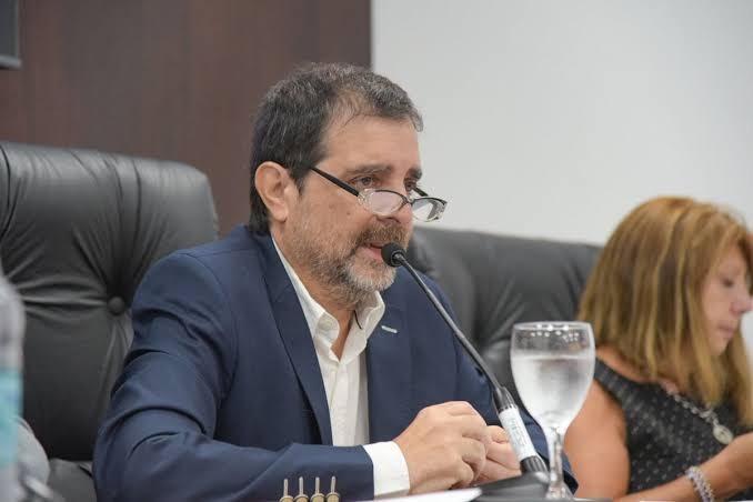 Allanamientos en la Municipalidad de San Martín: prohíben al intendente Fernando Moreira salir del país | Política