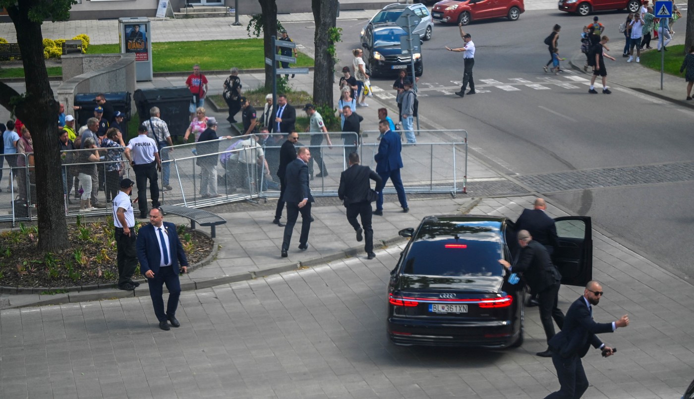 Tras el atentado, el primer ministro eslovaco está estable, pero sigue grave | Internacionales