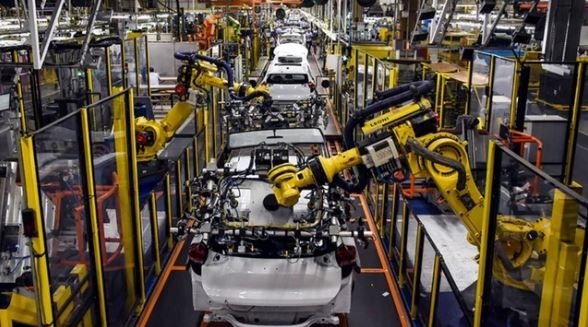 Tres automotrices paralizan su producción en la Argentina por las inundaciones en Brasil | Economía