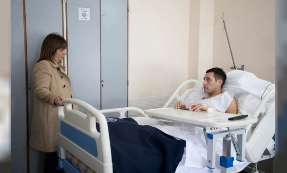 Bullrich visitó en el hospital al policía que fue baleado en Acceso Oeste durante un robo | Política