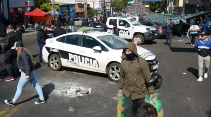 Misiones: el Gobierno provincial advirtió que echarán a los policías sublevados | Política