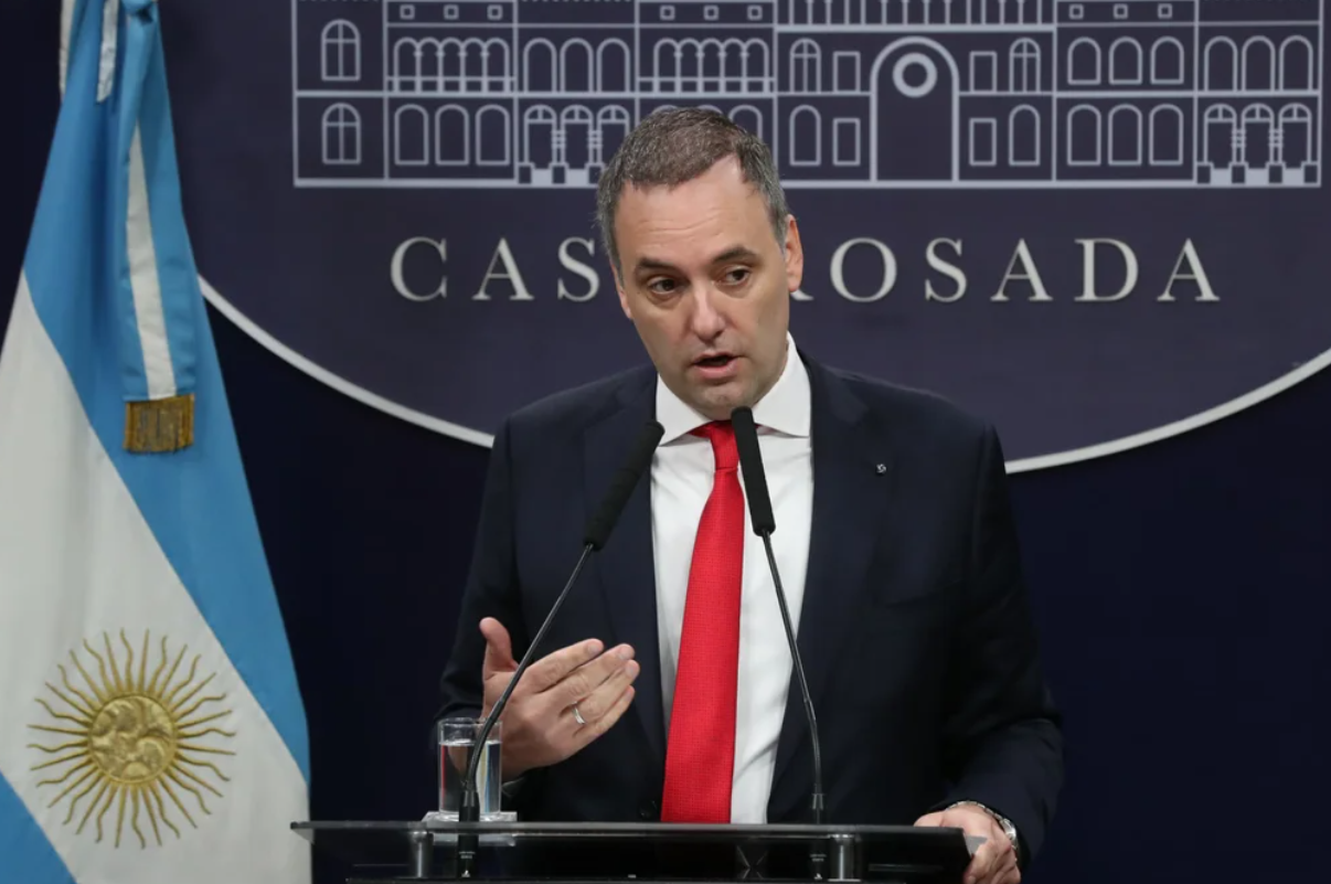 El Gobierno insiste en que la recesión económica tocó el piso: "Hay luz que se empieza a ver" | Política