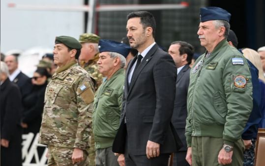 Nuevo aumento a las Fuerzas Armadas para “reconocer una adecuada jerarquización en relación a su capacidad” | Política