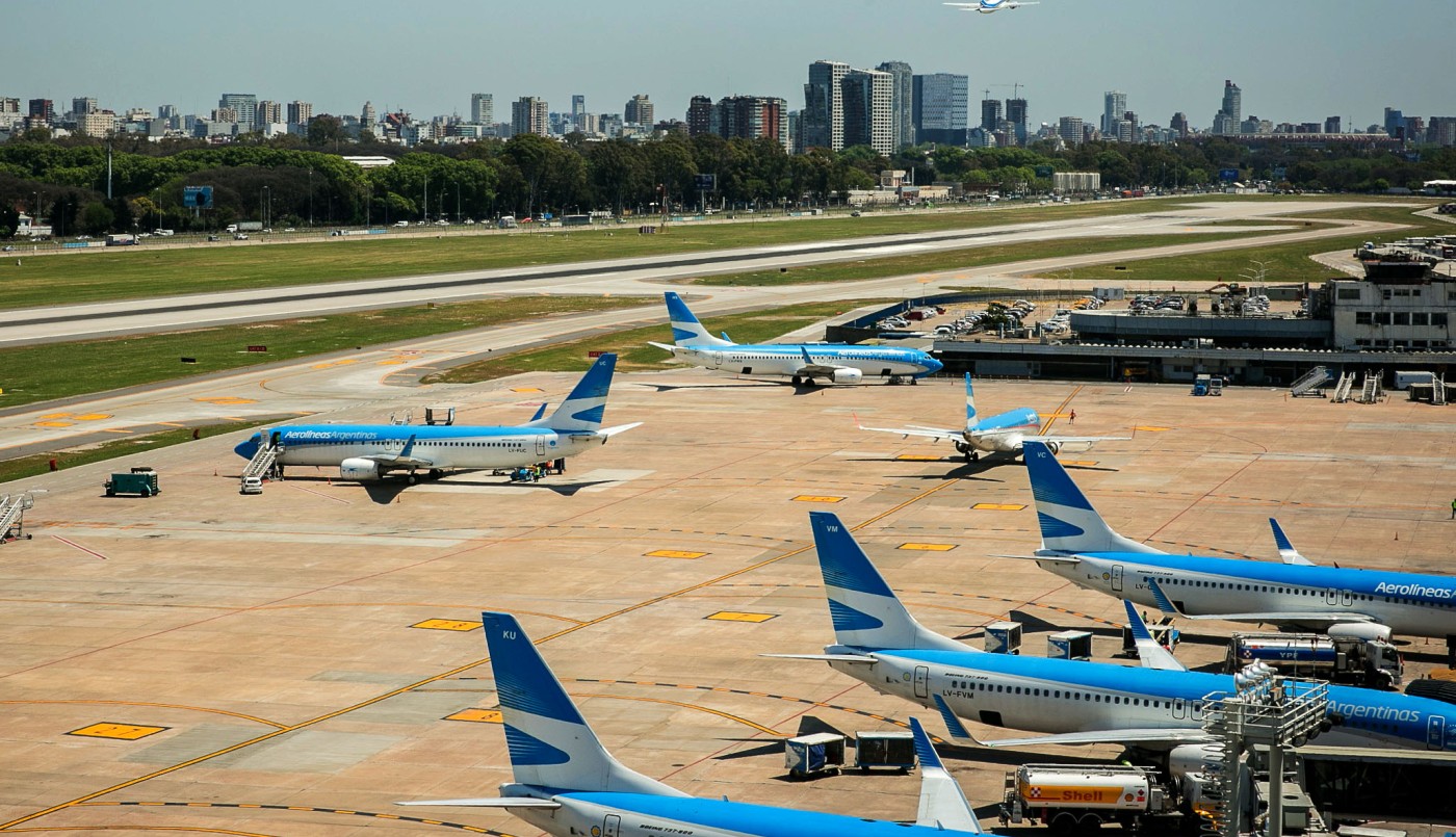 Tras un acuerdo salarial, los controladores aéreos suspendieron las protestas pautadas para este mes | Actualidad