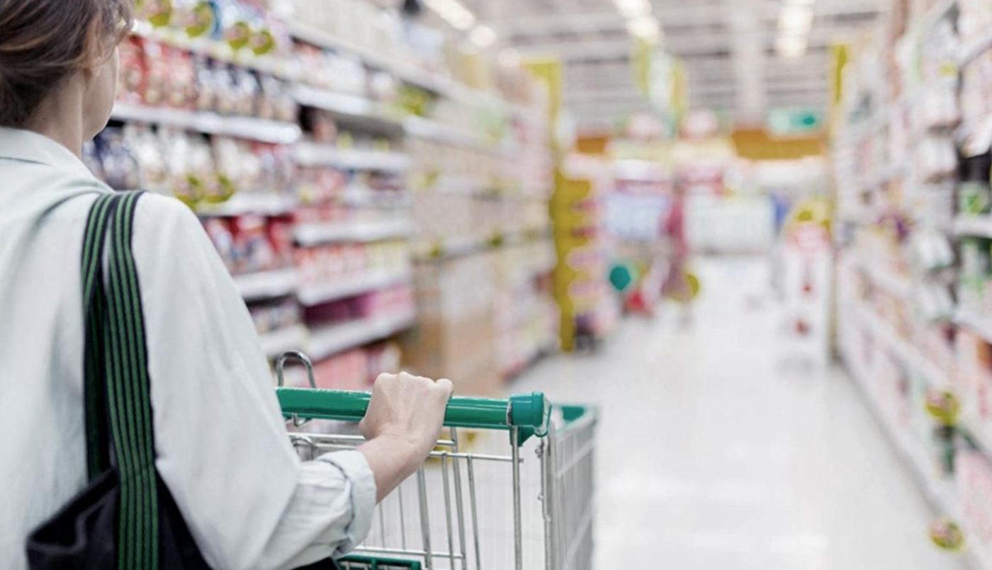 La recesión sigue golpeando al consumo: ventas minoristas cayeron 7,3% anual en mayo | Economía