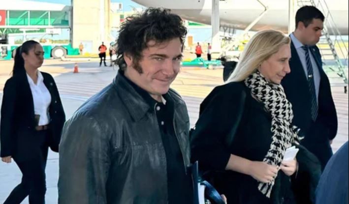 El presidente llega esta tarde a Italia, tras haber hecho una escala técnica en Islas Canarias | Política