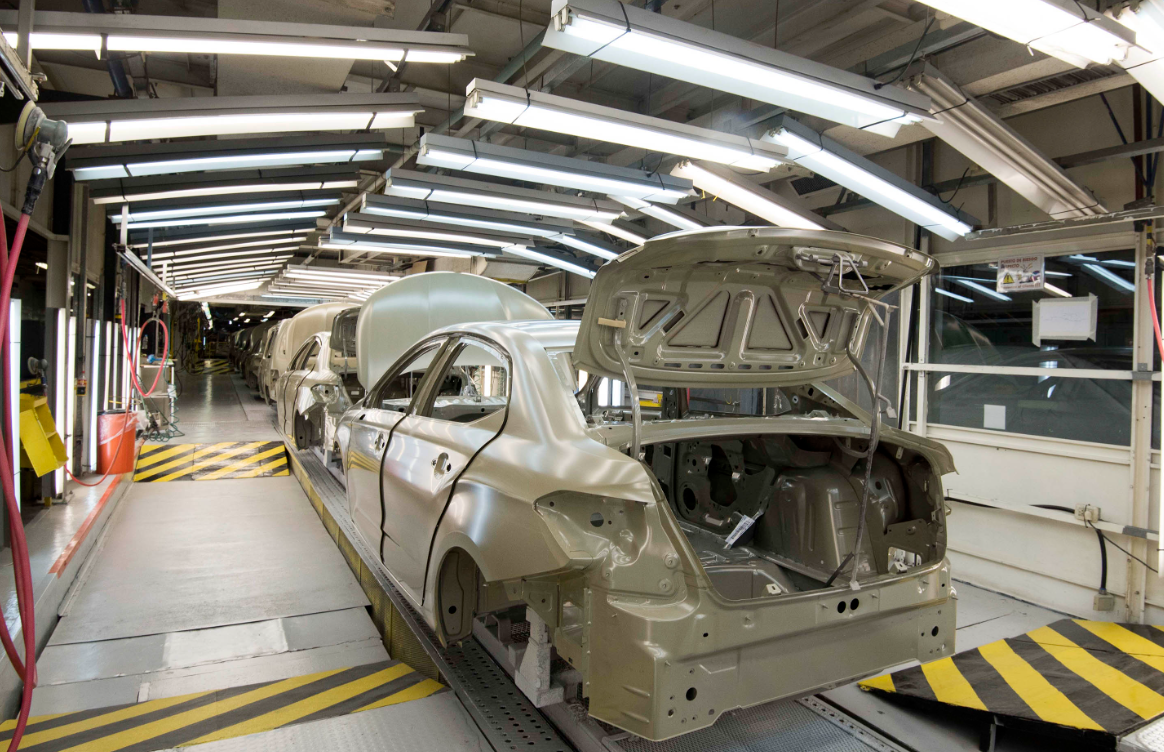 Por la caída en la demanda, media docena de automotrices frenaron su actividad | Economía