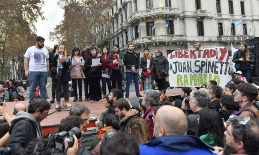 Movilización frente a Casa Rosada para pedir por la liberación de los detenidos en el Congreso | Actualidad