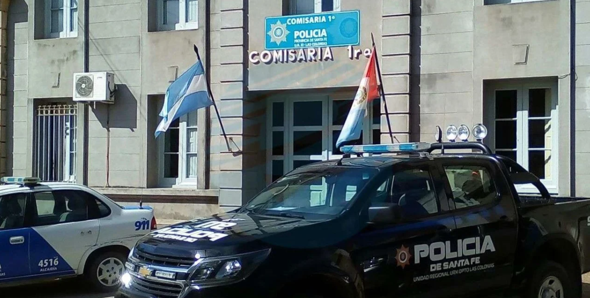 Escándalo en Santa Fe: una policía y un preso se filmaron teniendo sexo en una celda de la comisaría | Actualidad