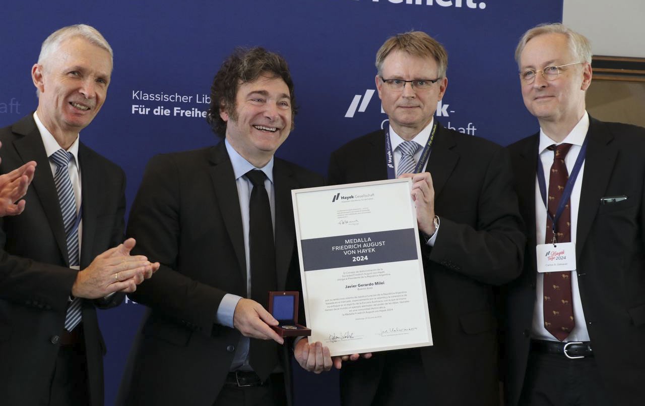 Tras su paso por España, Milei arribó a Hamburgo para ser premiado | Política