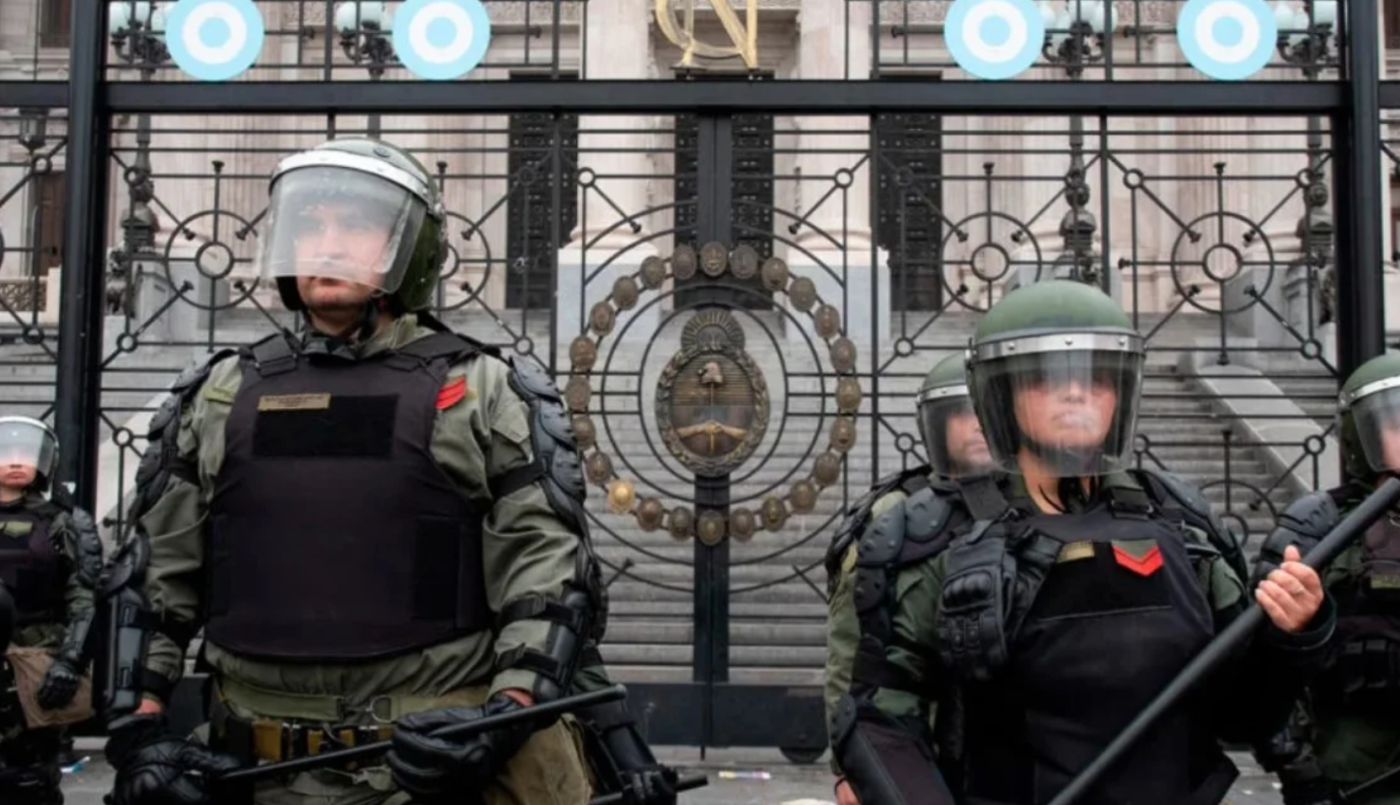 Protestas en el Congreso por la sanción de la Ley Bases y la activación del Protocolo de Seguridad | Política