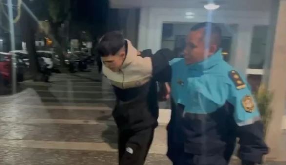 Castelar: joven presumía con un arma en una plaza y mató a un amigo | Actualidad