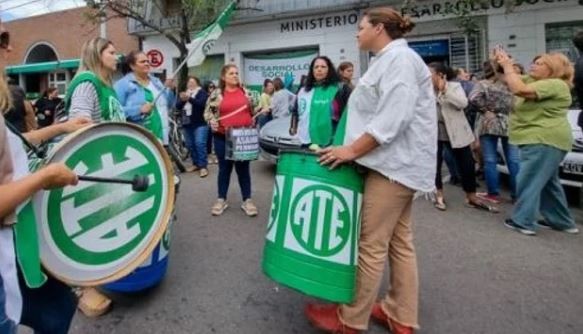 El Gobierno va por 6.000 nuevas cesantías en el Estado | Política