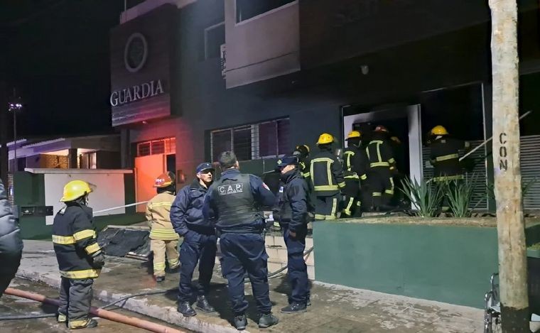 Rescataron a cinco personas durante un incendio en una clínica de Carlos Paz | Actualidad