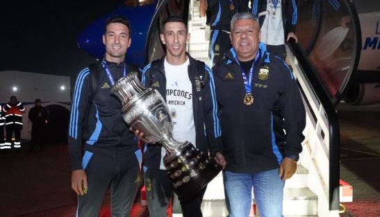 Con Di María a la cabeza, parte de los bicampeones de América llegaron al país | Deportes