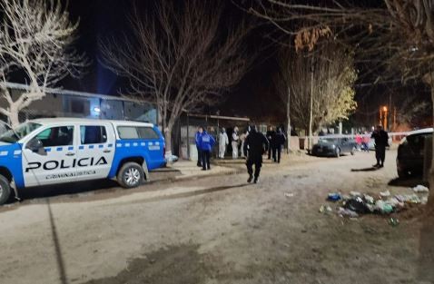 Trágico incendio en Neuquén: murió una joven madre y su hijo está grave | Actualidad