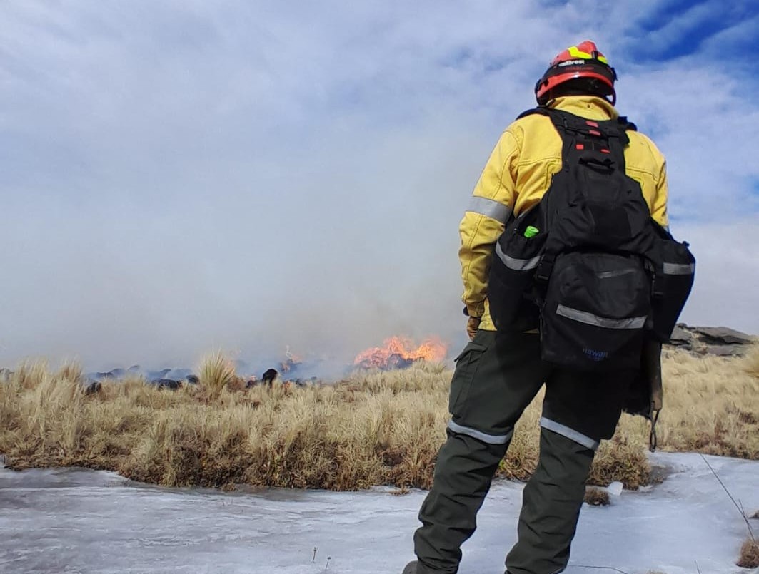 Hay tres detenidos por el incendio en el Cerro Champaquí | Actualidad
