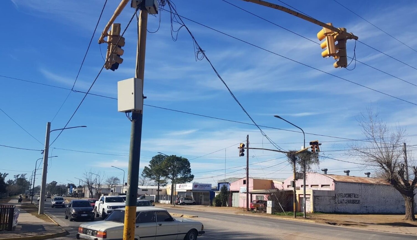 Córdoba: instalaron “semáforos inteligentes” que detectan infracciones de tránsito | Actualidad