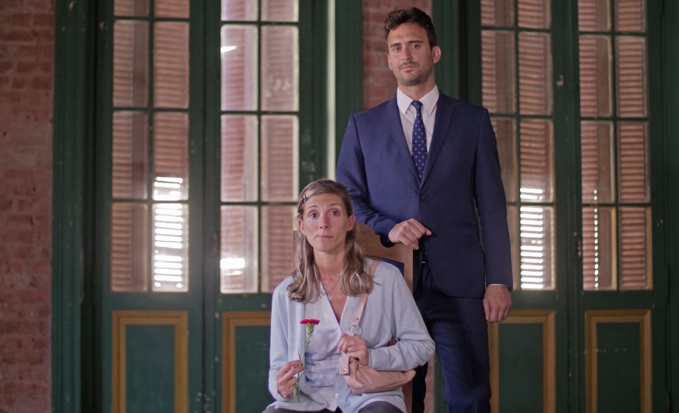 "Claveles rojos", el drama testimonial de una mujer a la que su familia pretende declarar incapaz | Espectáculos