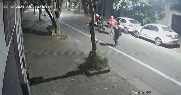 Video: brutal asalto a un médico que iba al trabajo a plena luz del día en Rosario | Actualidad