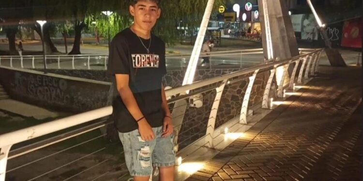 “Todos por Román”: tiene 15, está en tratamiento oncológico y necesita una prótesis que cuesta $38MM | Actualidad