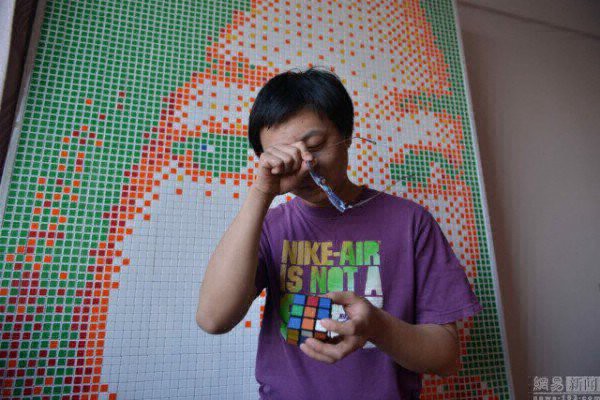 Le hizo un retrato con 846 "cubos mágicos", pero no logró conquistar a su amada | Curiosidades