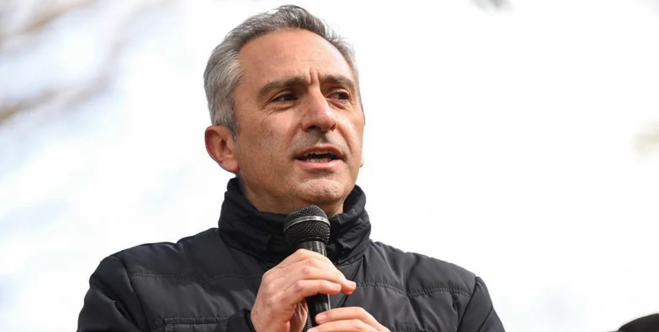 Para Larroque, la "doctrina Justicialista no puede pagar" el precio de las acciones de Alberto Fernández | Política