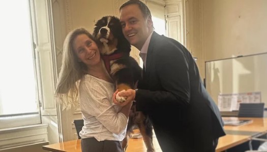 Adorni y Karina Milei presentaron a Thor, un perro que estará en la Casa Rosada | Política