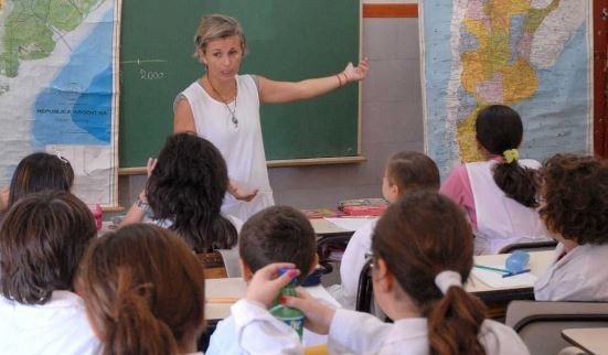 La Justicia laboral ordenó la suspensión de la aplicación del impuesto de Ganancias en salarios docentes | Economía