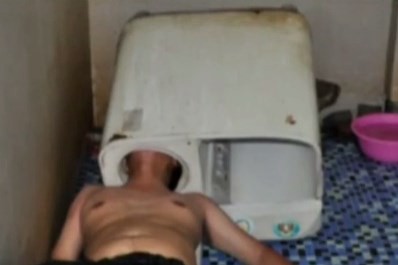 El viral del horror: metió a su hijo de 2 años en el lavarropas y subió el video a las redes sociales | Curiosidades