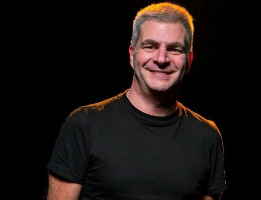 Colgó los botines y se fue de una multinacional: vio 11 veces una obra de Alfredo Alcón y descubrió su pasión por el teatro | Espectáculos