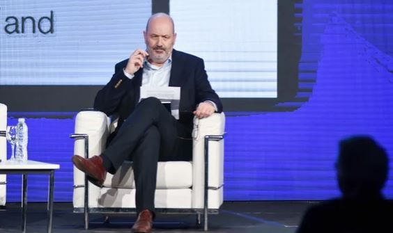 Federico Sturzenegger: "Las empresas públicas deben servir a los ciudadanos y no servirse de ellos" | Política