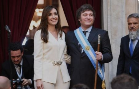 "Esa no es mi agenda": Milei tomó distancia de la visita de los legisladores a Astiz y pidió explorar el rol de Villarruel | Política