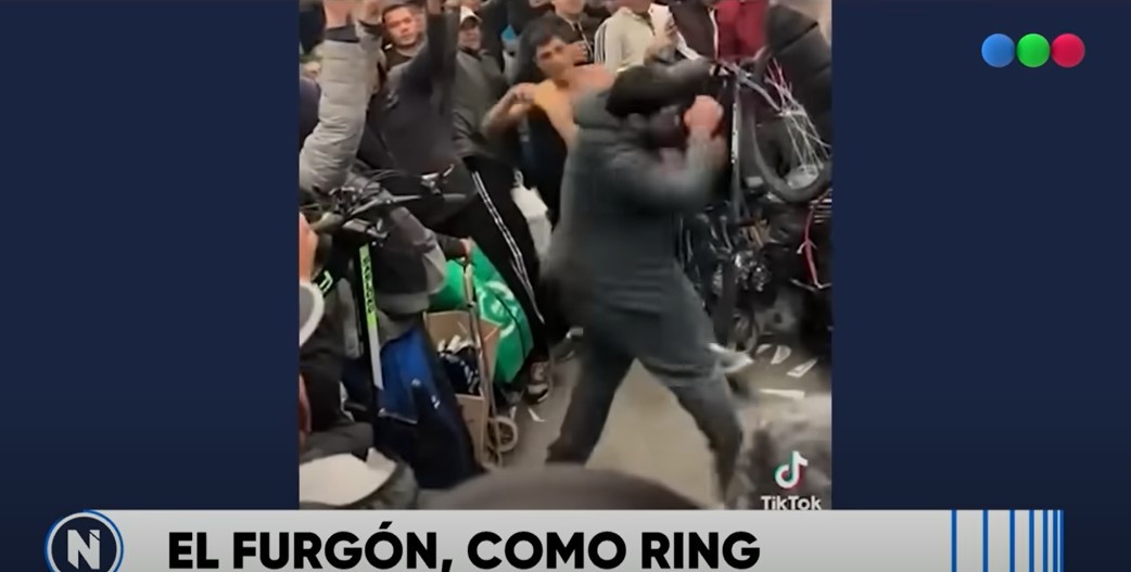 El furgón como ring: arrestaron a uno de los participantes de la pelea en el tren San Martín | Actualidad