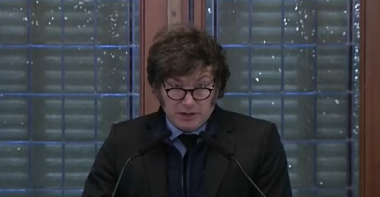 Ante empresarios en la UIA, Milei confirmó la eliminación del impuesto País para diciembre | Política