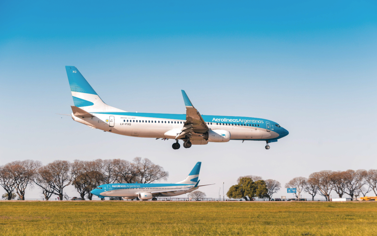 El Gobierno anunció el recorte de 1500 empleados de Aerolíneas Argentinas | Política