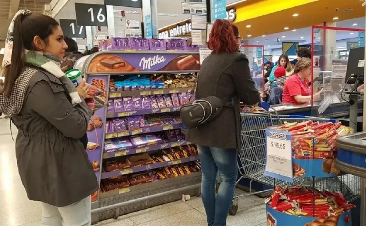 Rosario: prohíben productos "ultraprocesados" en zona de cajas de supermercados | Actualidad