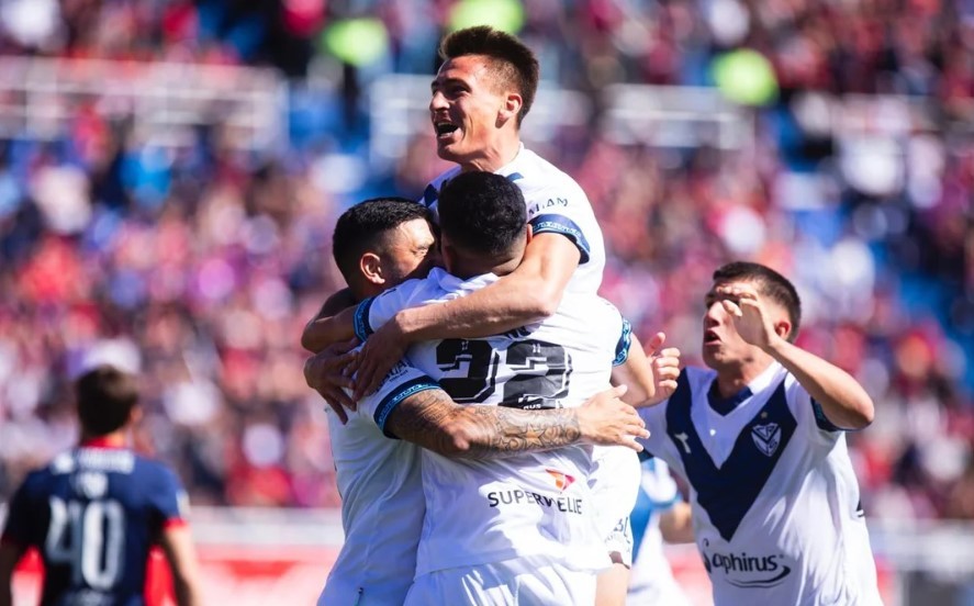 Vélez derrotó a San Lorenzo y se afirmó como único líder del campeonato | Deportes