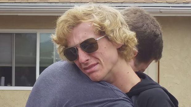 Video: la emoción de dos jóvenes que pueden distinguir los colores por primera vez | Curiosidades