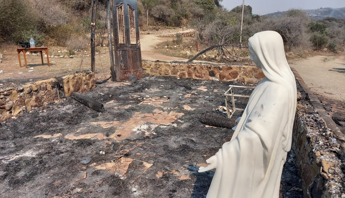 Córdoba: una virgen quedó intacta en medio del incendio | Actualidad